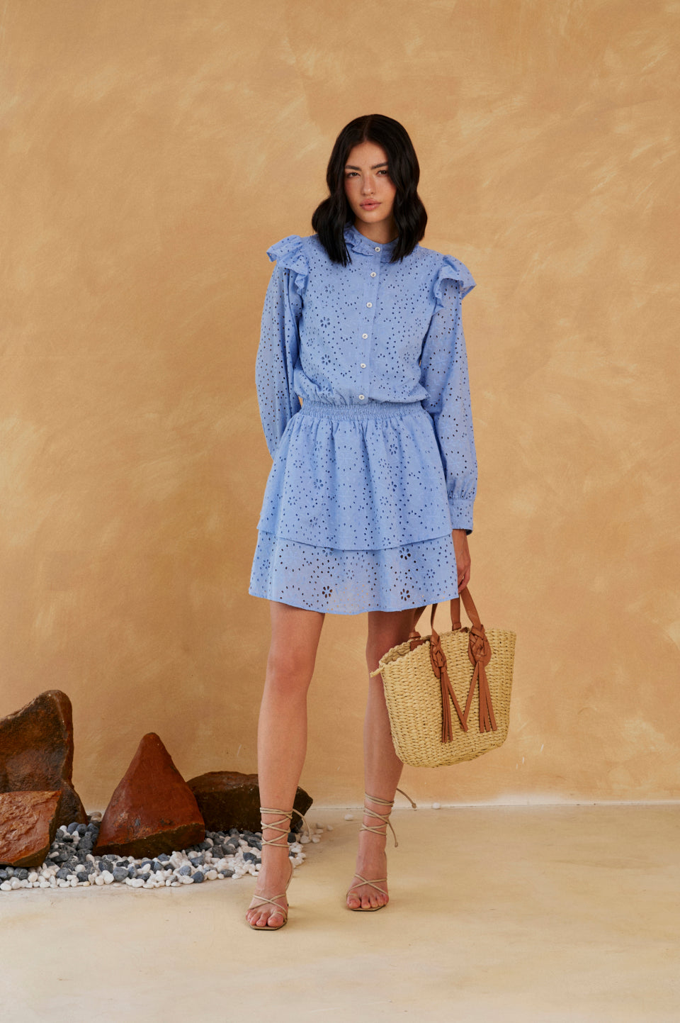 Đầm mini 2 tầng xanh biển cotton lỗ — front
