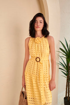 Đầm vàng suông chữ A cotton thêu lỗ